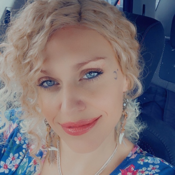 Meet your Posher, Bianca - Picture 8 of 16